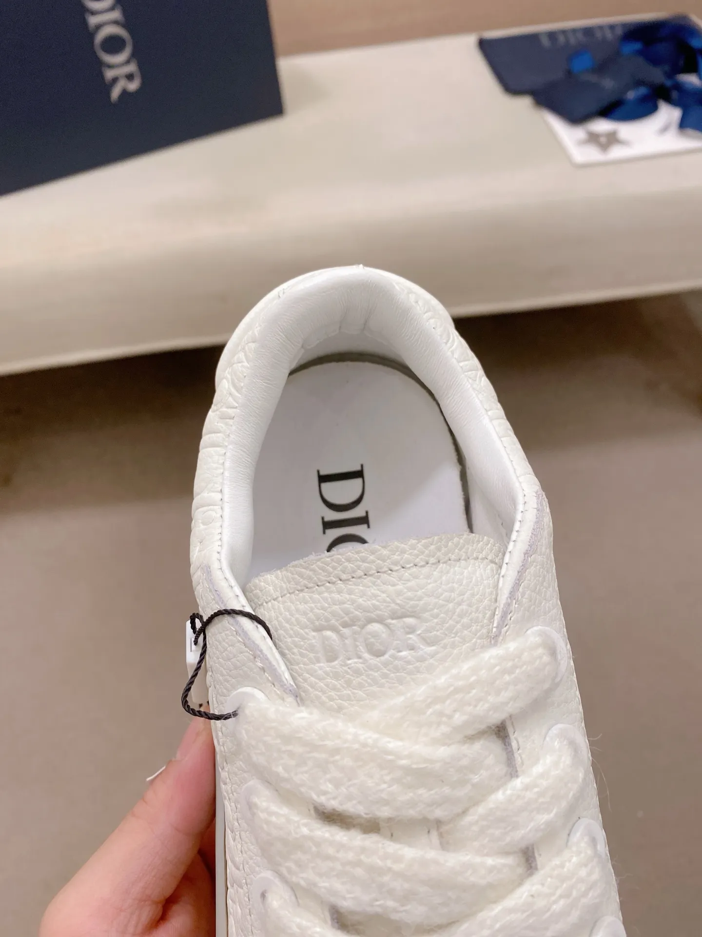 Factory price: 300 Men's shoes 💰[Dior·Dior] Top 🔍Couple style 💏🔍New casual sports style couple shoes, new four-season design, perfect workmanship, lace-up lazy style to create cabinet quality, upper: imported first-layer cowhide, sheepskin lining is soft and comfortable, ultra-light TPU wear-resistant outsole, simple, versatile fashion men's shoes, excellent color code number 35--44